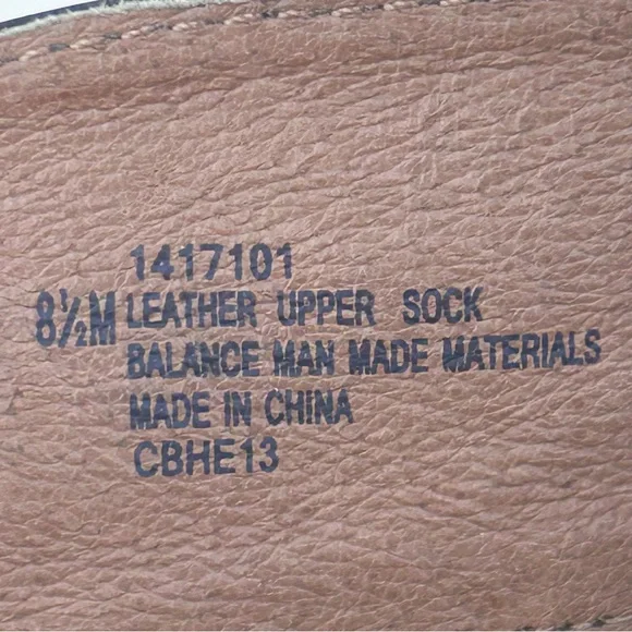 Sofft Black Leather Side 1/2 Zip Boots Sculpted Edge 4 1/2” Angled Heel Size 8.5 - Picture 12 of 15